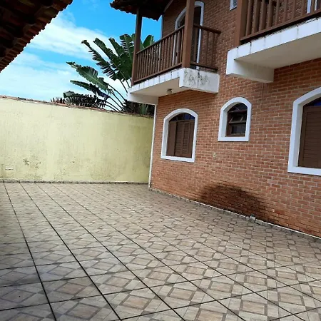 Casarão pertinho da Praia-2